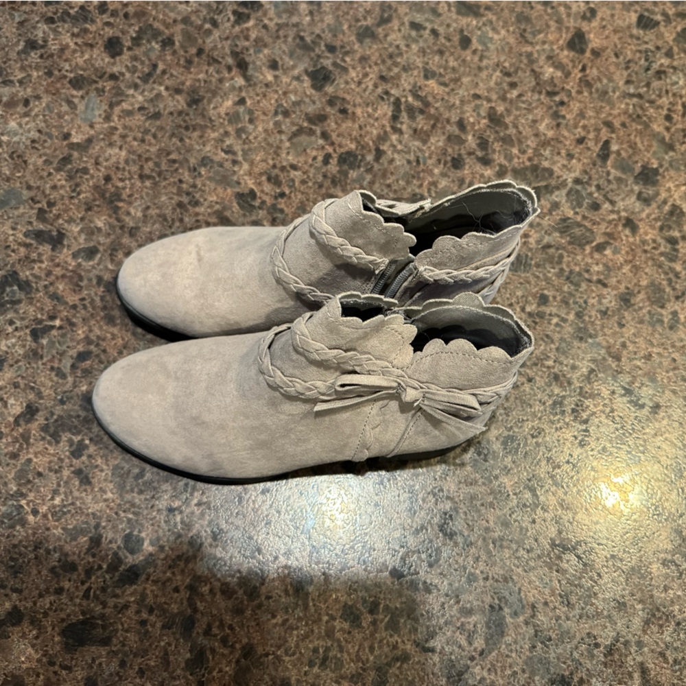 Girls Gray Booties